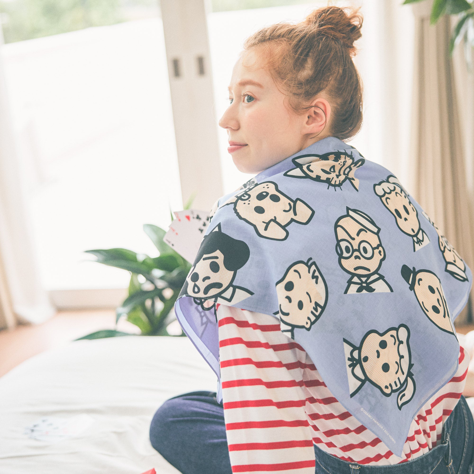 【お一人様3点まで】OSAMU GOODS 大判バンダナ69cm フレンズ ちらし